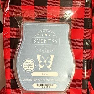Scentsy Luna Scent Bar in Blue and Red
